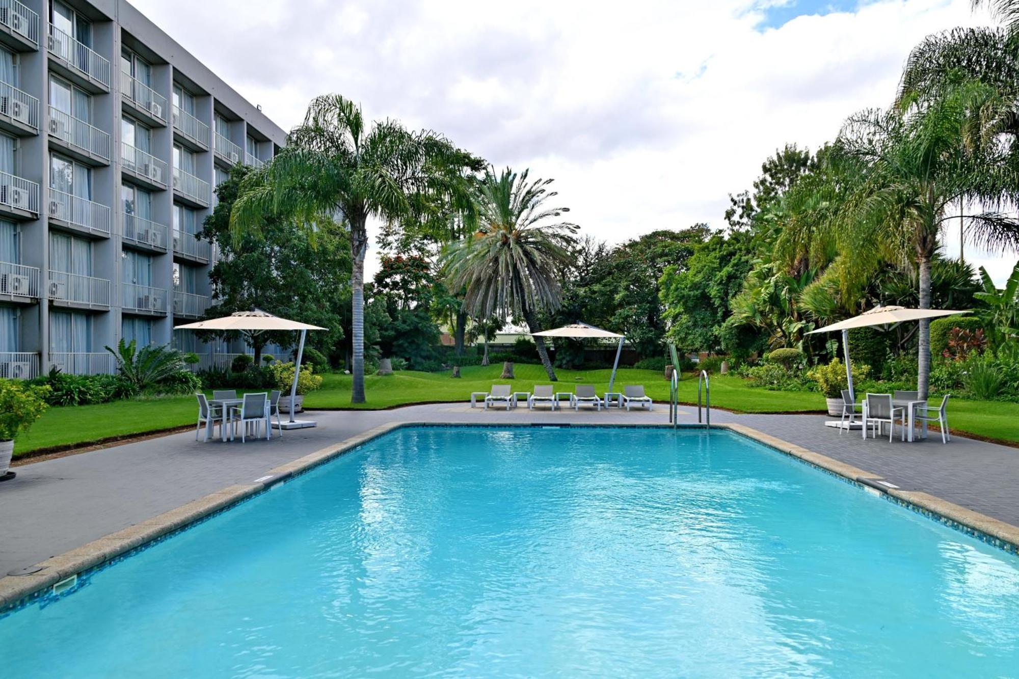 Holiday Inn - Bulawayo By Ihg Zewnętrze zdjęcie