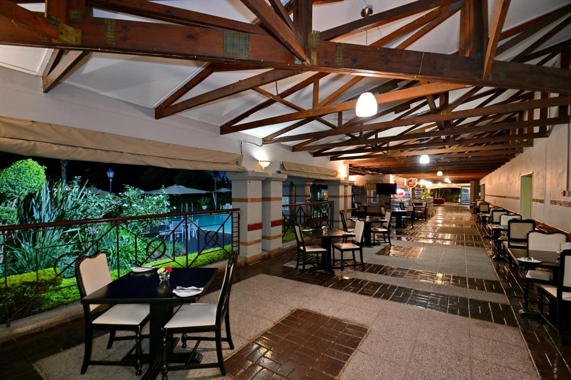 Holiday Inn - Bulawayo By Ihg Zewnętrze zdjęcie